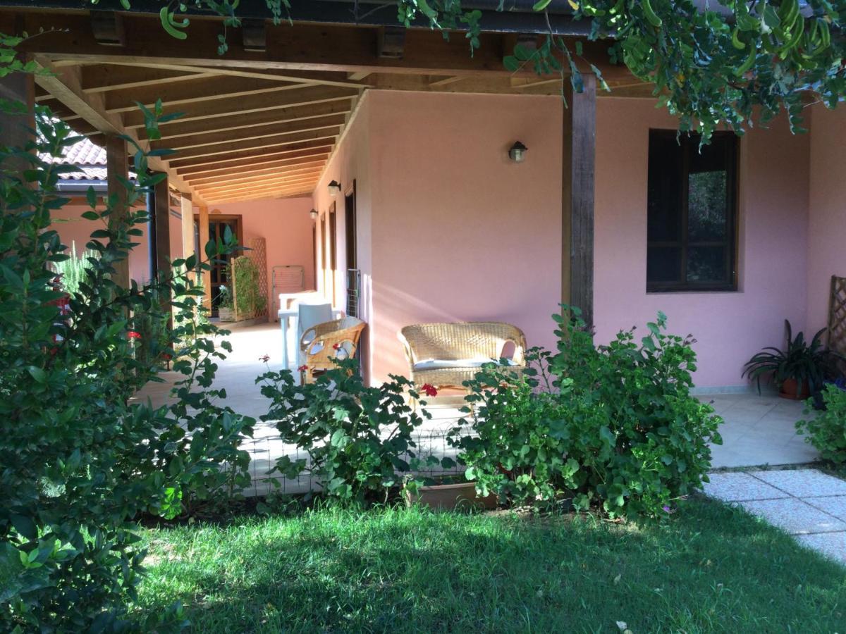 La Corte Dei Rei Aparthotel Castiadas Exteriör bild