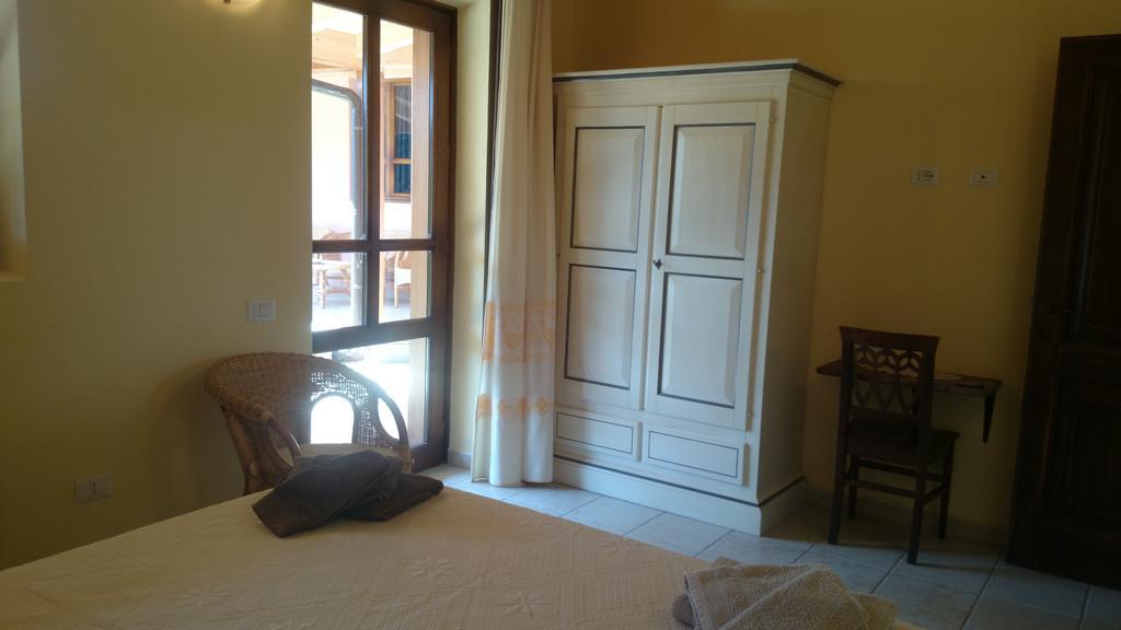 La Corte Dei Rei Aparthotel Castiadas Exteriör bild