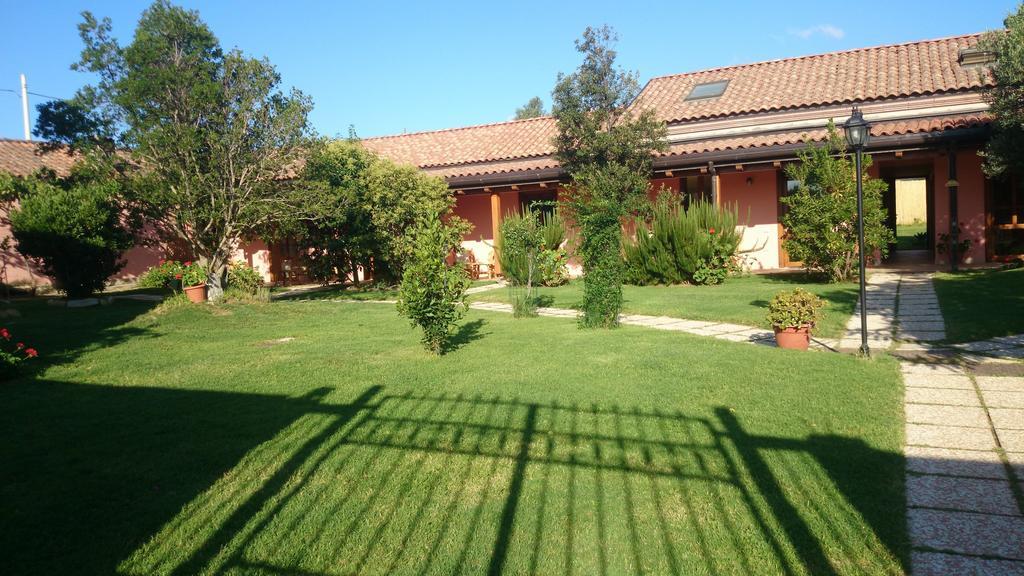 La Corte Dei Rei Aparthotel Castiadas Exteriör bild