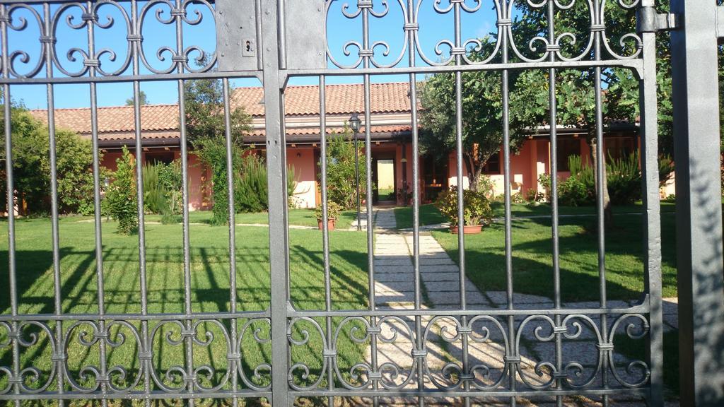 La Corte Dei Rei Aparthotel Castiadas Exteriör bild