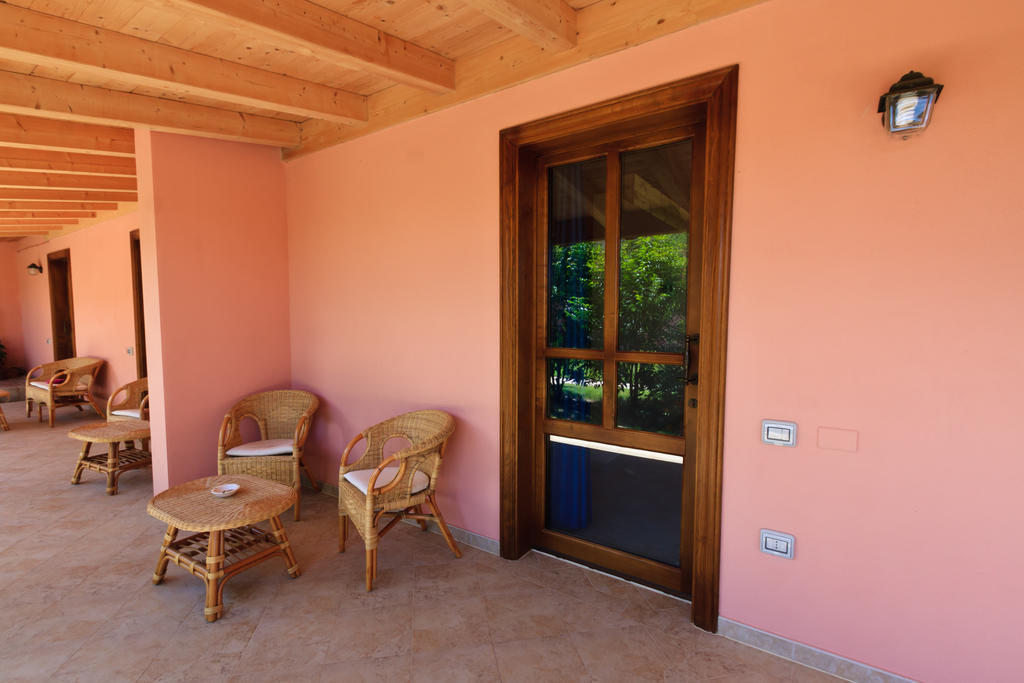 La Corte Dei Rei Aparthotel Castiadas Exteriör bild