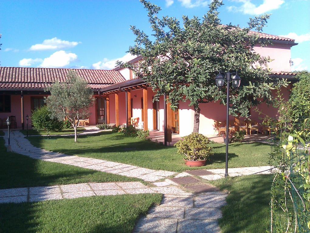 La Corte Dei Rei Aparthotel Castiadas Exteriör bild