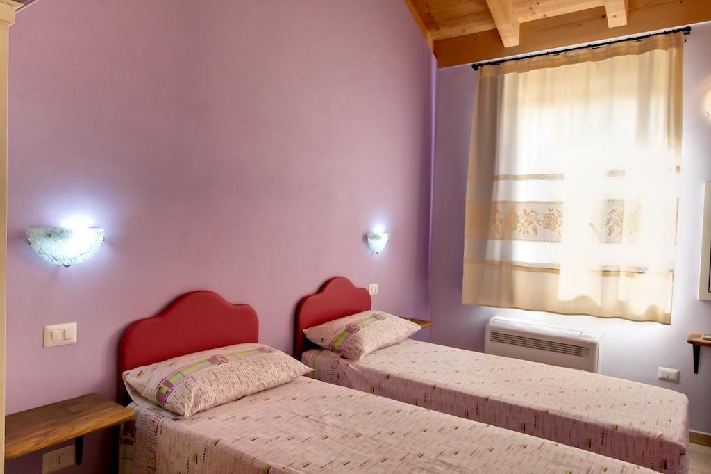 La Corte Dei Rei Aparthotel Castiadas Rum bild
