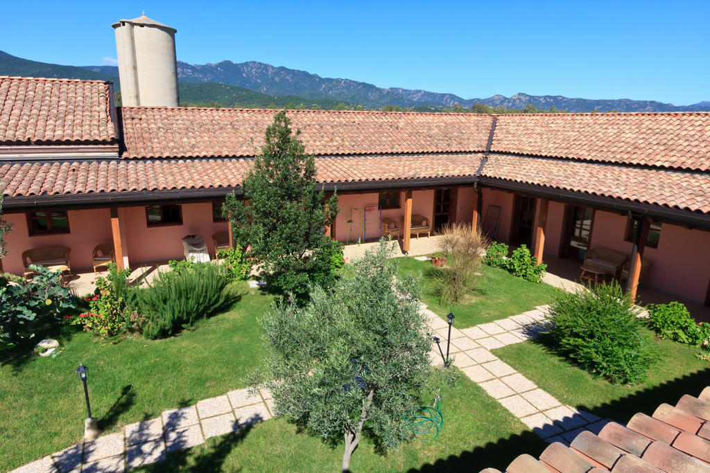 La Corte Dei Rei Aparthotel Castiadas Exteriör bild